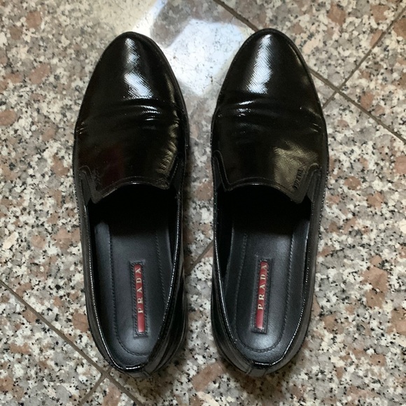 PRADA - Picture 1 of 5